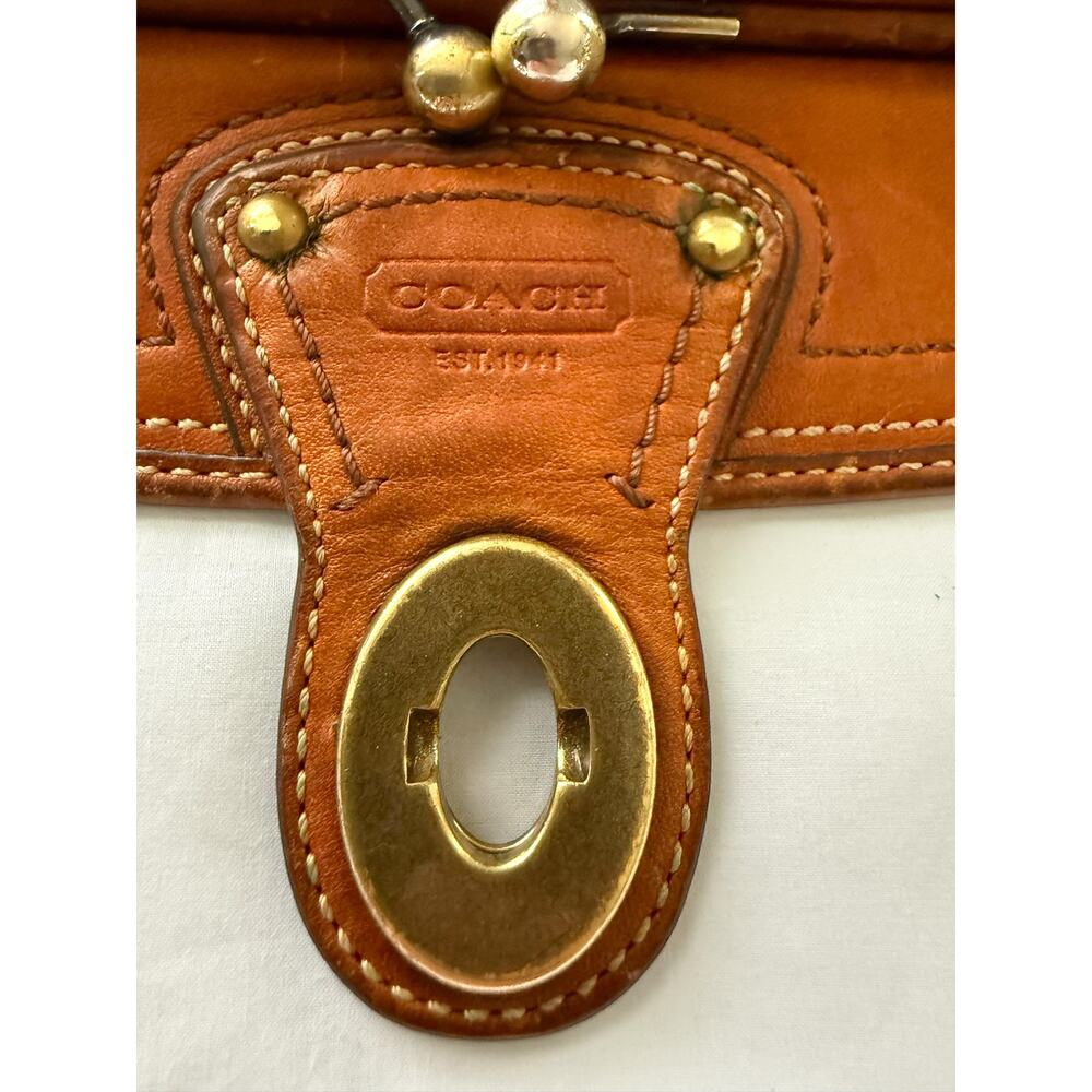 Vintage COACH Gigi Legacy Wallet Whiskey Brown Leather Turnlock Kisslock Frame - Picture 11 of 13